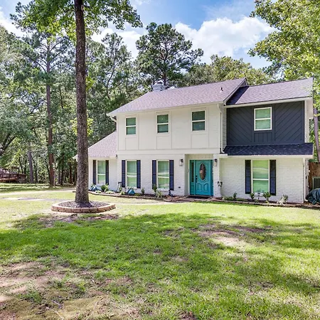 Quiet Texas Vacation Rental About 5 Mi To Lake Conroe!